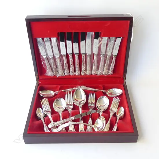 SILVER PLATE CUTLERY CANTEEN 