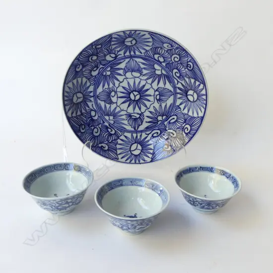 4 ORIENTAL B/W BOWLS; 1 235mm dia, 3 10mm