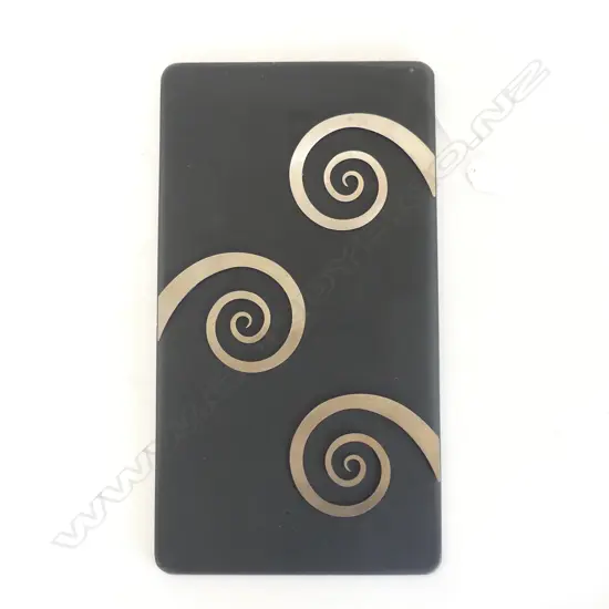 HANGING GLASS CREATION w 3 METAL KORU, NZ, 330 x 180mm
