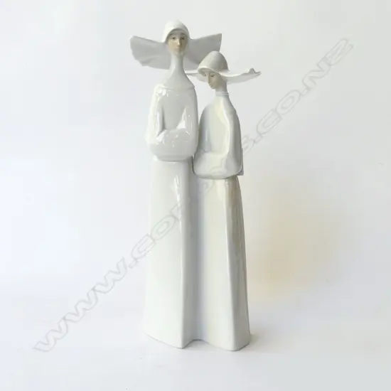 LLADRO NUNS H.330mm