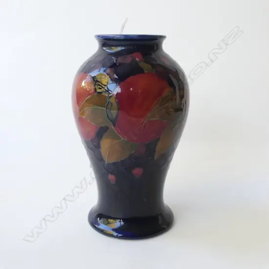 MOORECROFT VASE PERCIMAN PAT H165MM CHIP TO BASE