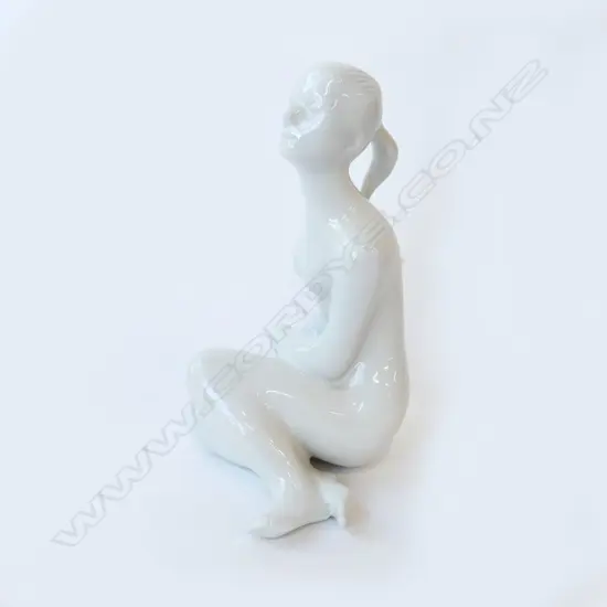 ROYAL DUX PORCELAIN NUDE FIGURINE H.22CM  