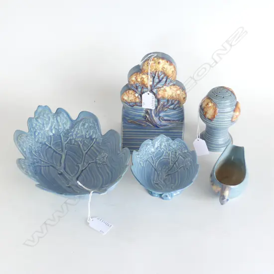 CARLTON WARE  BLUE TREE PAT 2 DISHES L280 LONGEST BOOKEND H170MM SUGAR CASTER  H120 & SMALL SAUCE JUG L130MM