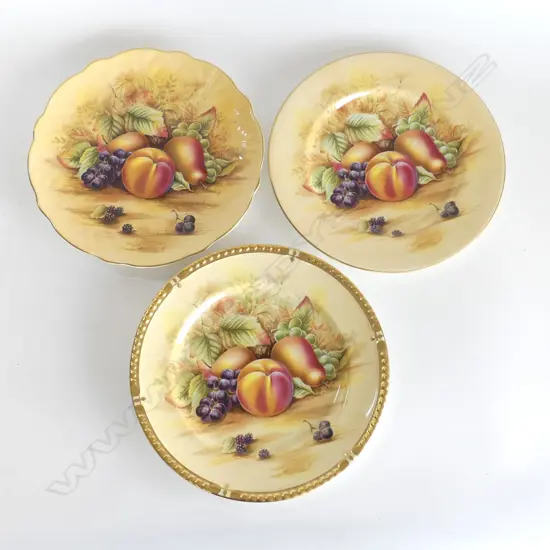 3 AYNSLEY ORCHARD GOLD CABINET PLATES 265mm dia