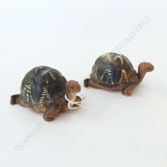 PAIR OF VINTAGE TORTOISE SALT & PEPPER SHAKERS L.9CM