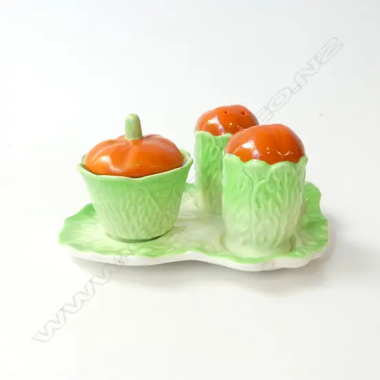 MIDWINTER LETTUCE TOMATO CRUET SET – SALT & PEPPER SHAKERS, LIDDED MUSTARD ON STAND L.14CM