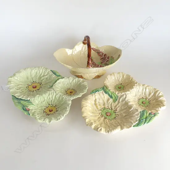 2 CARLTONWARE FLORAL SERVING DISHES DIA 300MM & HOLYHOCK BASKET