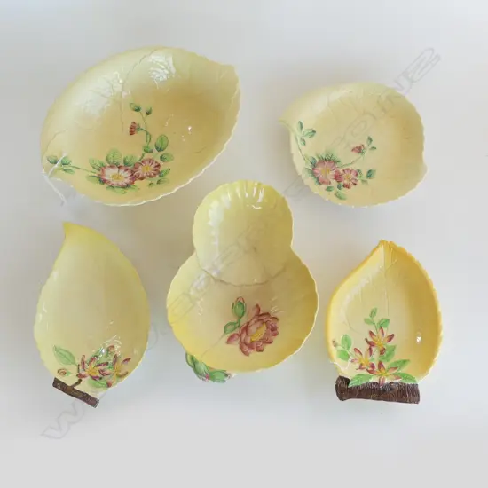 2 CARLTONWARE YELLOW LEAF BOWLS DIA270MM & 3 LEAF DISHES  210MM SMALLEST