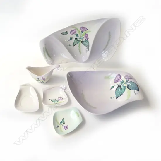 CARLTONWARE CONVOLULUS PAT BOWL DIA270 LARGE DISH L380 SAUCE BOAT & 2 DISHES