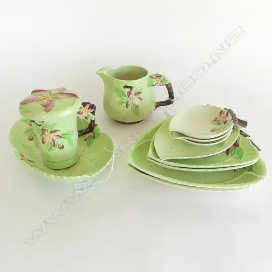 CARLTONWARE CHINA GREEN LEAF PAT BOWL L240MM 8 VARIOUS SIZED MATCHING DISHES JUG H110MM & LIDDED MUG