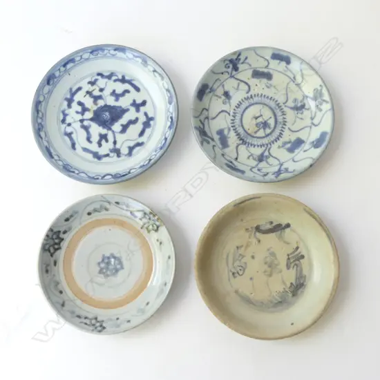 4 ORIENTAL 'KITCHEN MING' DISHES 140mm dia - hairlines