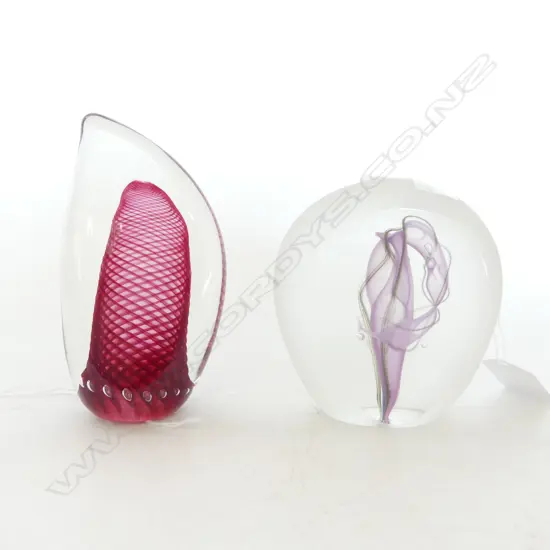 2 PETER VIESNIK PAPER WEIGHTS, RED GRAPH PATTERN INNER, signed,120mm & PURPLE STRING INNER, H.110mm