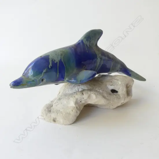 DOLPHIN SCULPTURE, CERAMIC MOUNTED ON VOLCANIC STONE BASE, HANDCRAFTED HAWAII. H.150mm x L.250mm