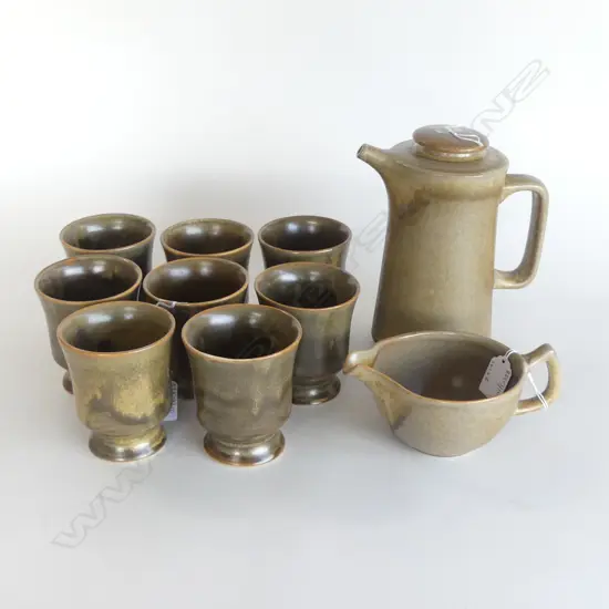 TEMUKA COFFEE POT H210MM  CREAM JUG & 8 BEAKERS