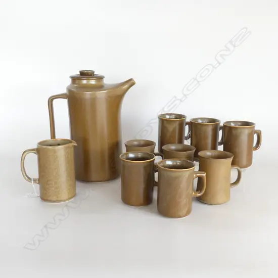 TALL TEMUKA COFFEE POT H270MM & 8 COFFEE MUGS & CREAM JUG