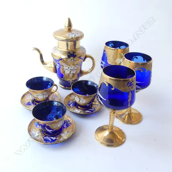 10 PCES VENETIAN GLASS; 3 WINE GLASSES, 3 C/S TEAPOT