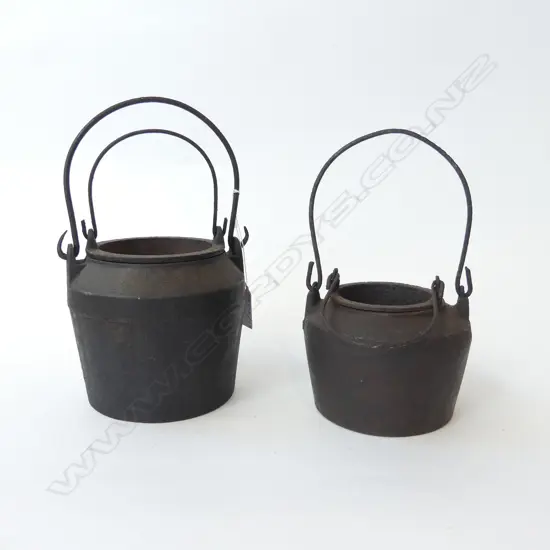 TWO ANTIQUE CAST IRON GLUE POTS E. PUGH & CO WEDNESBURY ENGLAND H. 23CM H.20CM INCL. HANDLES