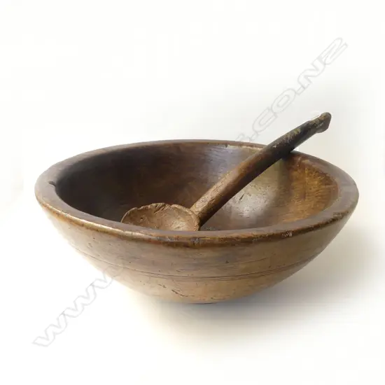LG ELM DOUGH BOWL 490mm dia + SYCAMORE LADLE L.485mm