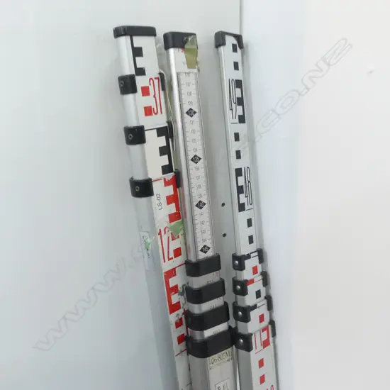 3 LG METAL SURVEYORS RULERS L.1450mm