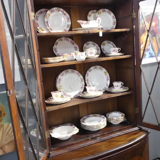 LG ROYAL DOULTON PART DINNER SERVICE