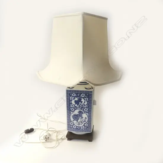 ORIENTAL B/W TABLE LAMP H.670mm