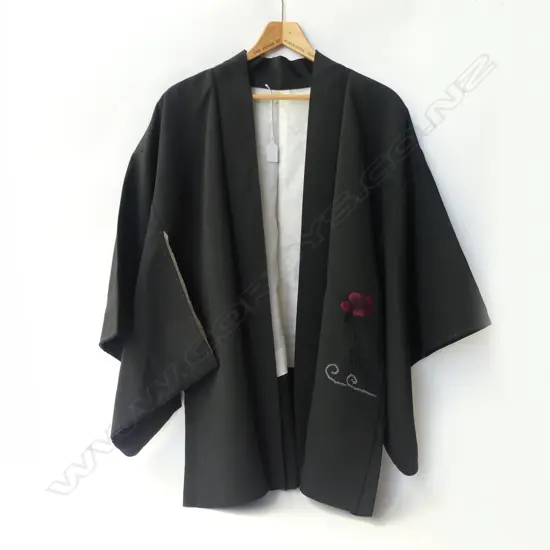 JAPANESE DECORATED SILK JACKET M SIZE