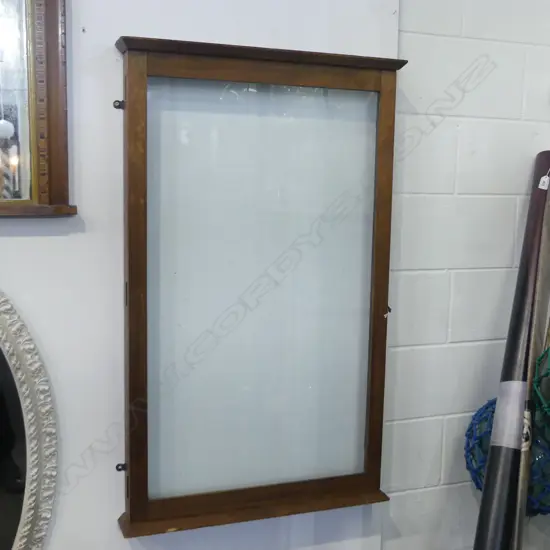 LG WOODEN WALL MOUNTED DISPLAY CASE 680x95x1100mm