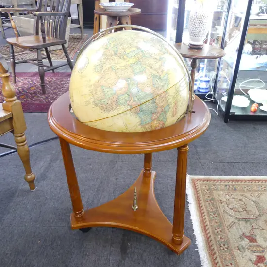 LG GLOBE ON STAND H.850mm