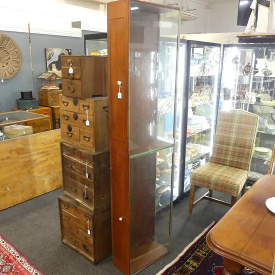 LG GLAZED SHOP COUNTER CABINET 1940x470x210mm