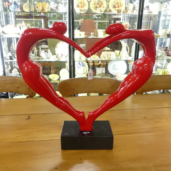 LG ABSTRACT SCUPTURE; HEART SHAPED RED FIGURES H.460mm