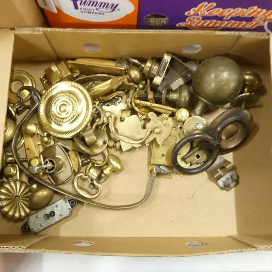 ASST. HARDWARE; HANDLES ETC