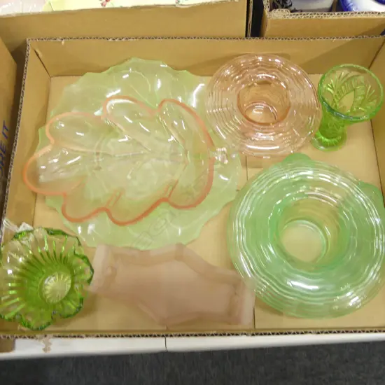 COLLECTION GREEN & PINK DEPRESSION GLASS