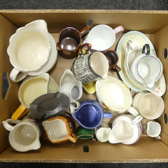 BOX LOT MIXED CHINA & JUGS