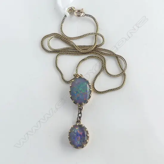 14CT NECKLACE w. 2 OPAL PENDANTS 5.6gms