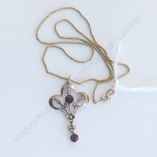 9ct EDWARDIAN PENDANT ON 9ct CHAIN 3.8gms