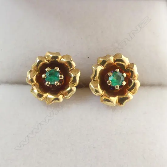 PR 18CT EMERALD EARRINGS 2.2gms