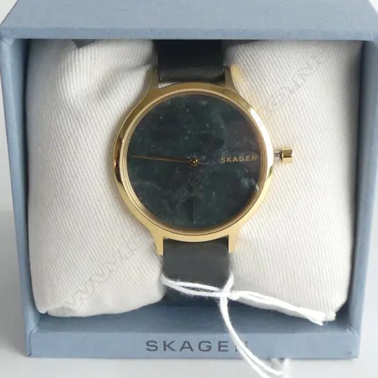 SKAGEN WRIST WATCH, BOXED & RUNNING  FAULTS TO CHANGING TIME & crown will not sit in.