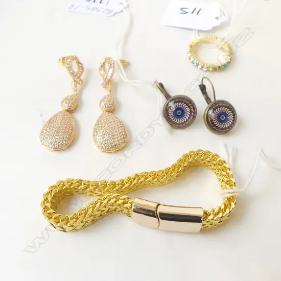 4 PC; ROSE GOLD COLOURED DIAMANTE DROP EARRINGS, MULTI COLOURED RING, size 'P', GOLD COLOURED BRACELET & 'EYE' EARRINGS