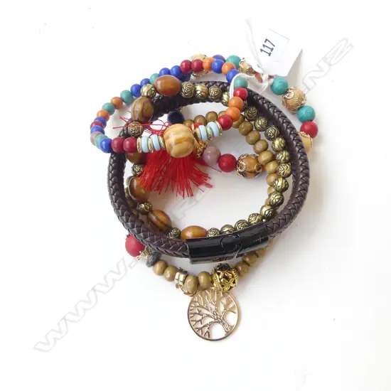 SELECTION OF 5 BOHEMIAN BRACELETS 