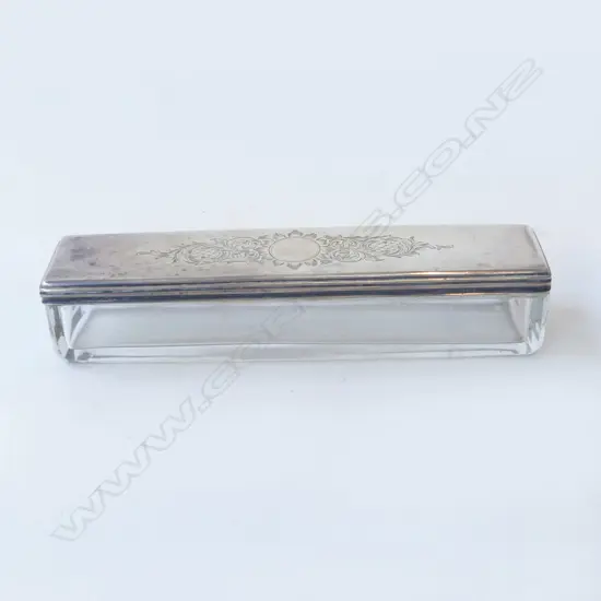 VICTORIAN SILVER LIDDED GLASS DRESSING TABLE BOX, 43gm