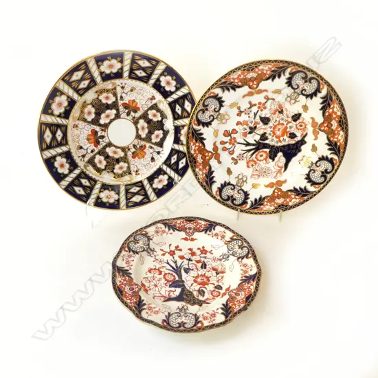 3 ROYAL CROWN DERBY IMARI CABINET PLATES; 2x270, 225mm dia (small w. rim chips)