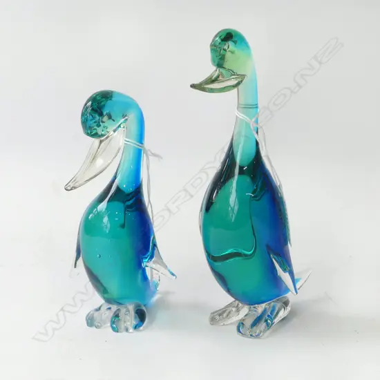PR HAND BLOWNED COLORED GLASS PELICANS, H.180mm LONGEST