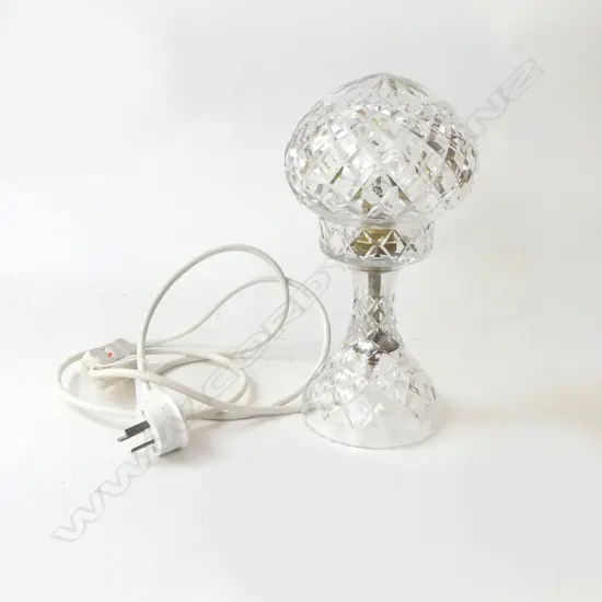 CUT CRYSTAL TABLE LAMP, H.280mm