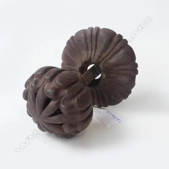 VICTORIAN CAST IRON FLOWER HEAD DOOR KNOB, DIA.90mm