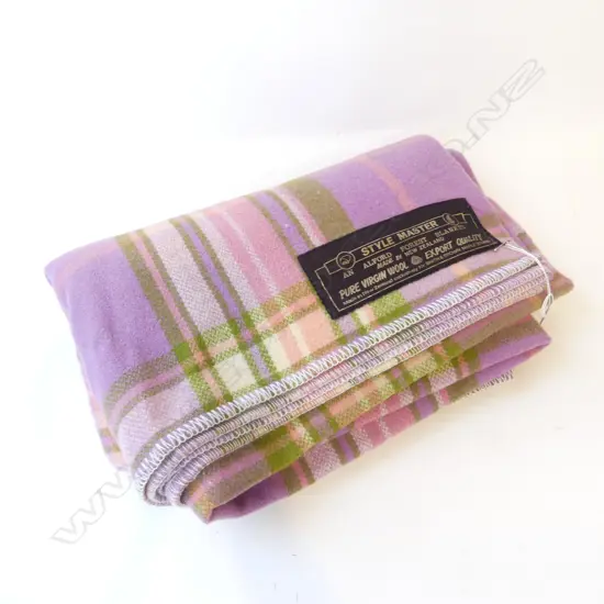 SINGLE 'STYLE MASTER' LABELED NZ 100% WOOL BLANKET