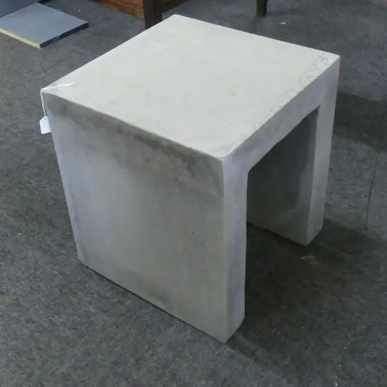 CONCRETE SIDE TABLE 400x400x440mm