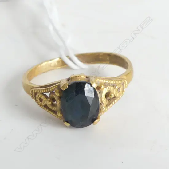 18ct to 22ct yellow GOLD & DARK SAPPHIRE STONE RING SIZE R 3.7gms