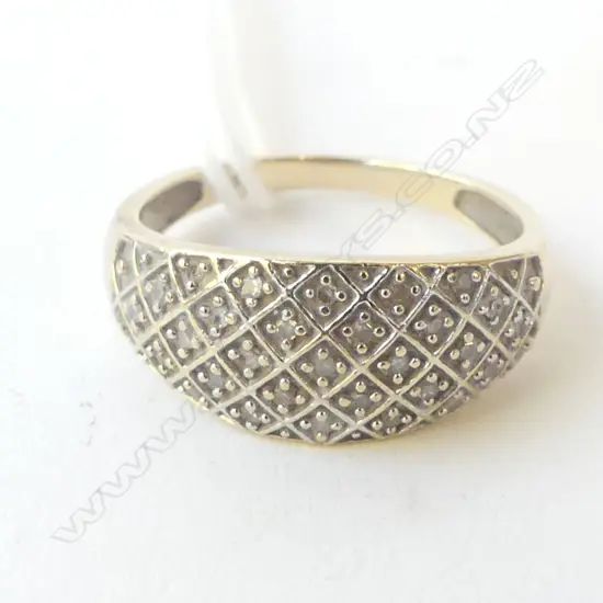 9ct YELLOW GOLD & MULTI SMALL DIAMOND BAND SIZE N  2.6gms
