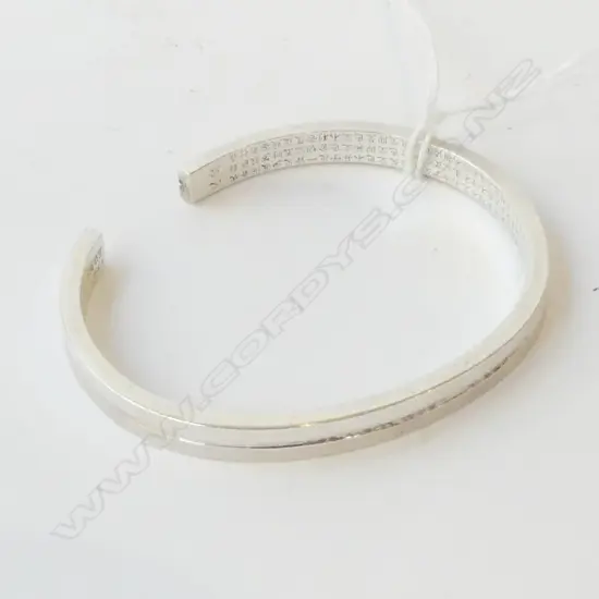 SILVER BRACLET, STAMPED 999 & ASIAN INSCRIPTION ON INNER, DIA 65mm, 30gm