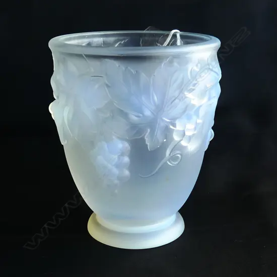 ART DECO ETLING PALE BLUE OPALESCENT GLASS VASE, GRAPES PATTERN, H.130mm